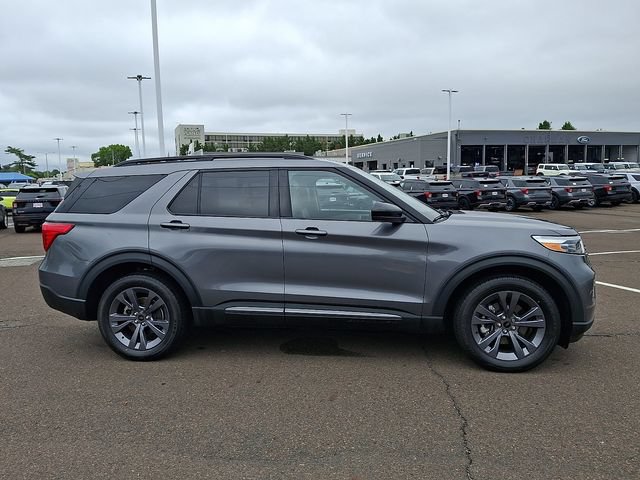 Certified 2023 Ford Explorer XLT w/ Equipment Group 202A AWD/4WD image 7