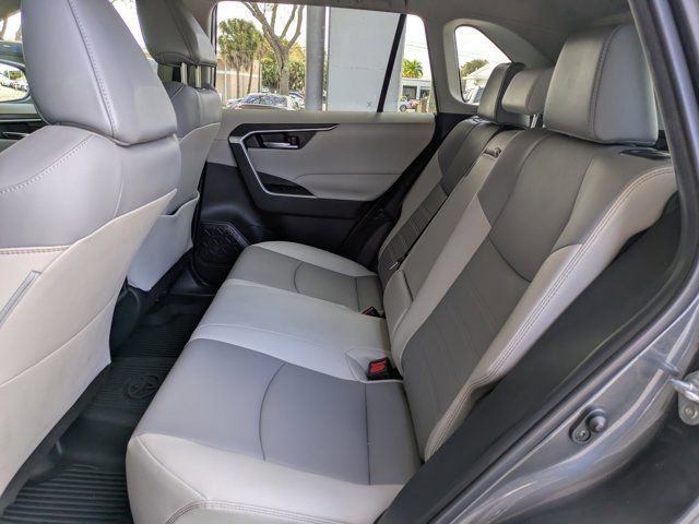 Used 2022 Toyota RAV4 XLE Premium image 19