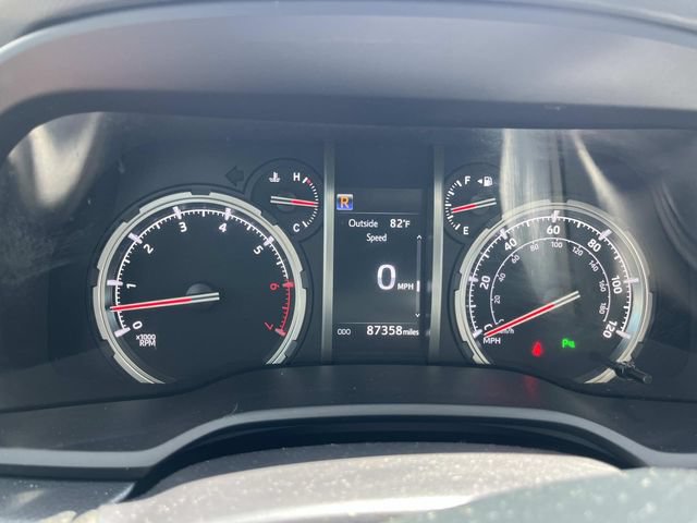 Used 2023 Toyota 4Runner Limited AWD/4WD image 39
