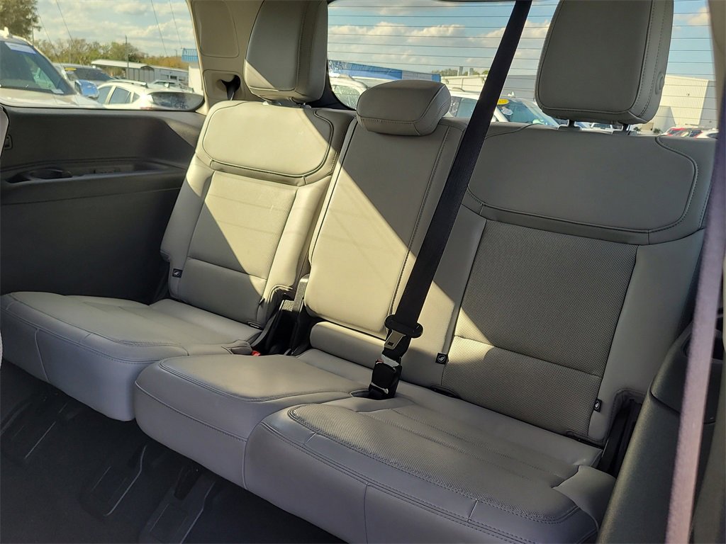 Certified 2025 Ford Expedition Platinum image 14