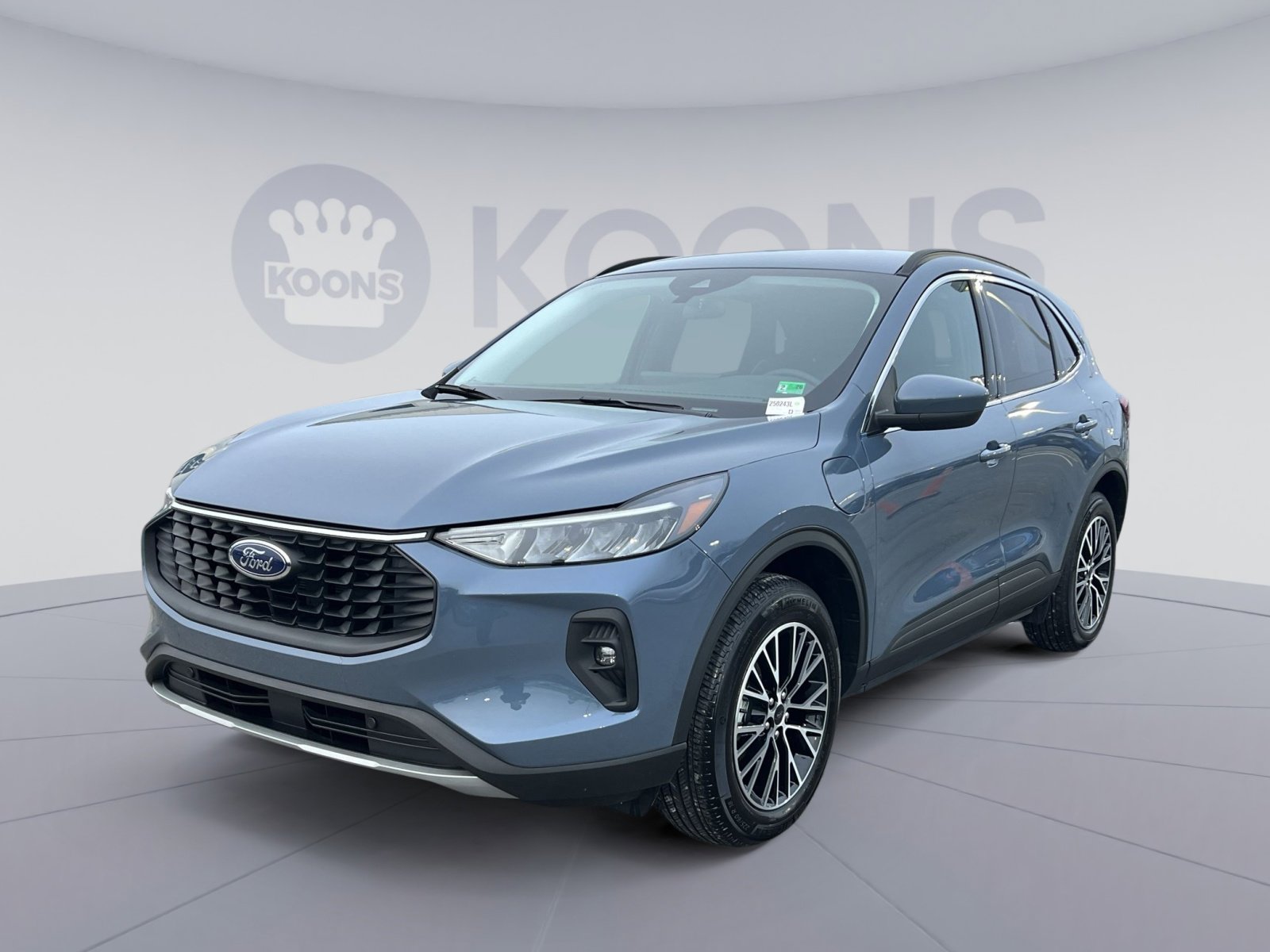 Certified 2025 Ford Escape SE image 1