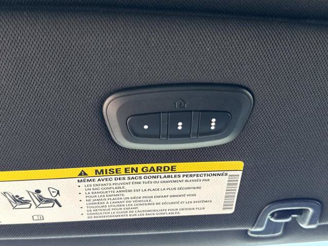 Used 2025 Chrysler Pacifica Limited FWD image 29