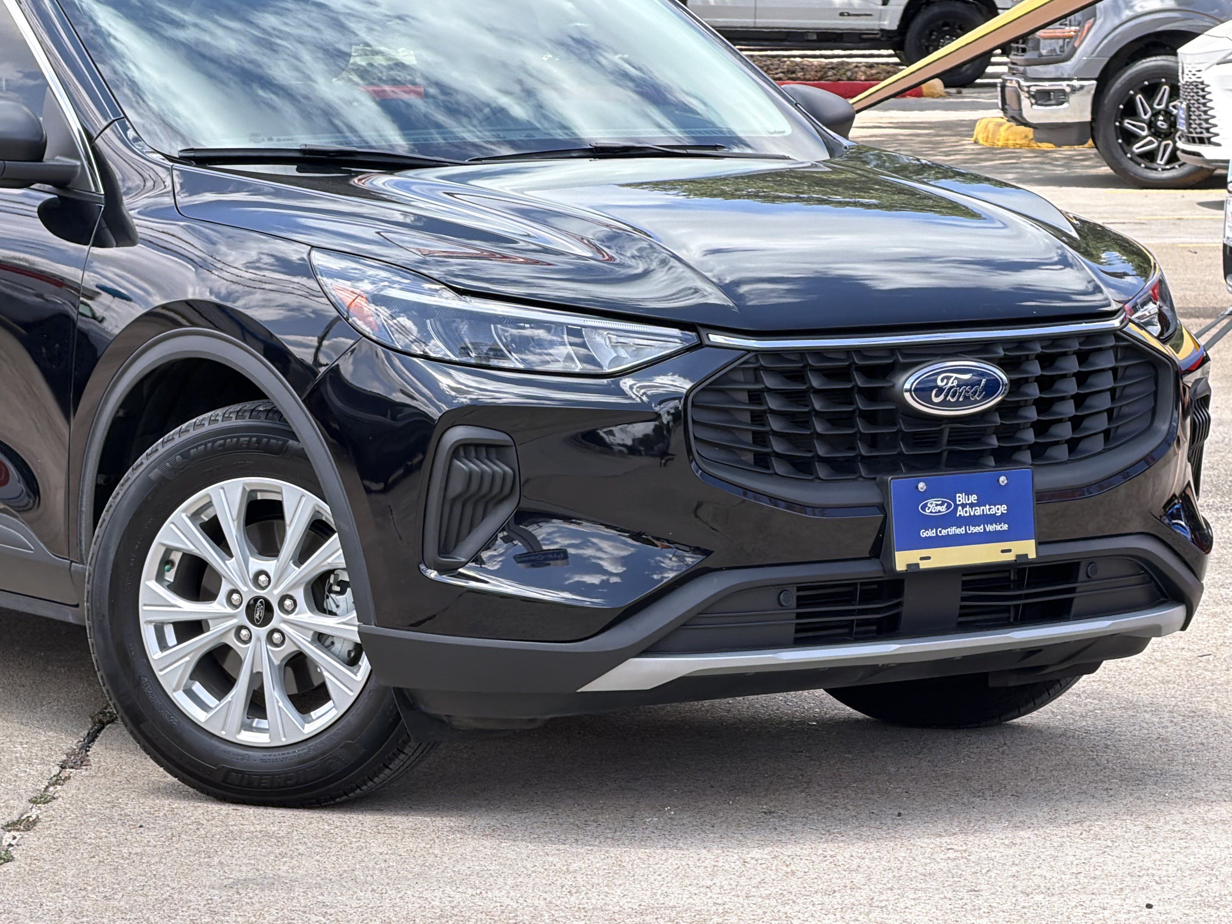 Certified 2024 Ford Escape Active FWD image 2