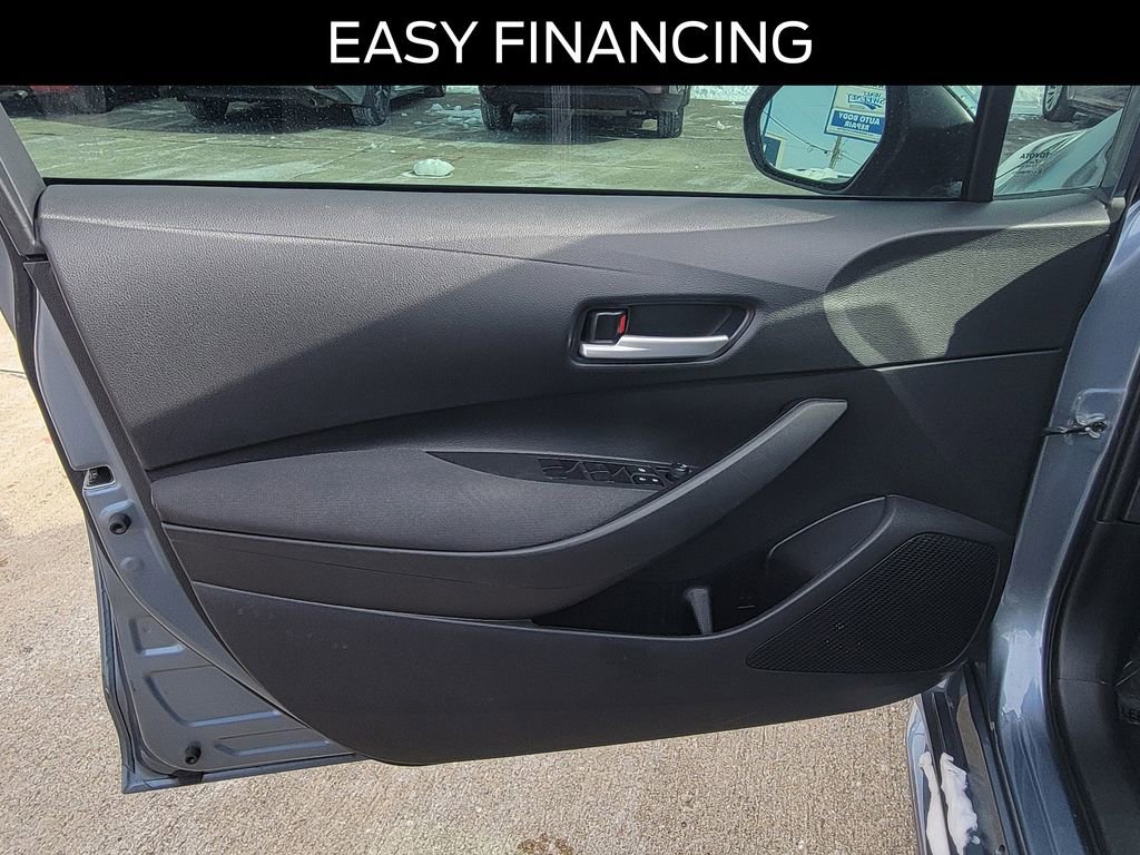Used 2021 Toyota Corolla LE image 16