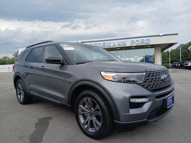 Certified 2023 Ford Explorer XLT w/ Equipment Group 202A AWD/4WD image 2