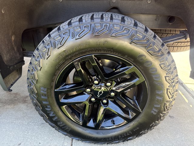 Used 2025 Chevrolet Silverado 1500 Custom Trail Boss AWD/4WD image 10