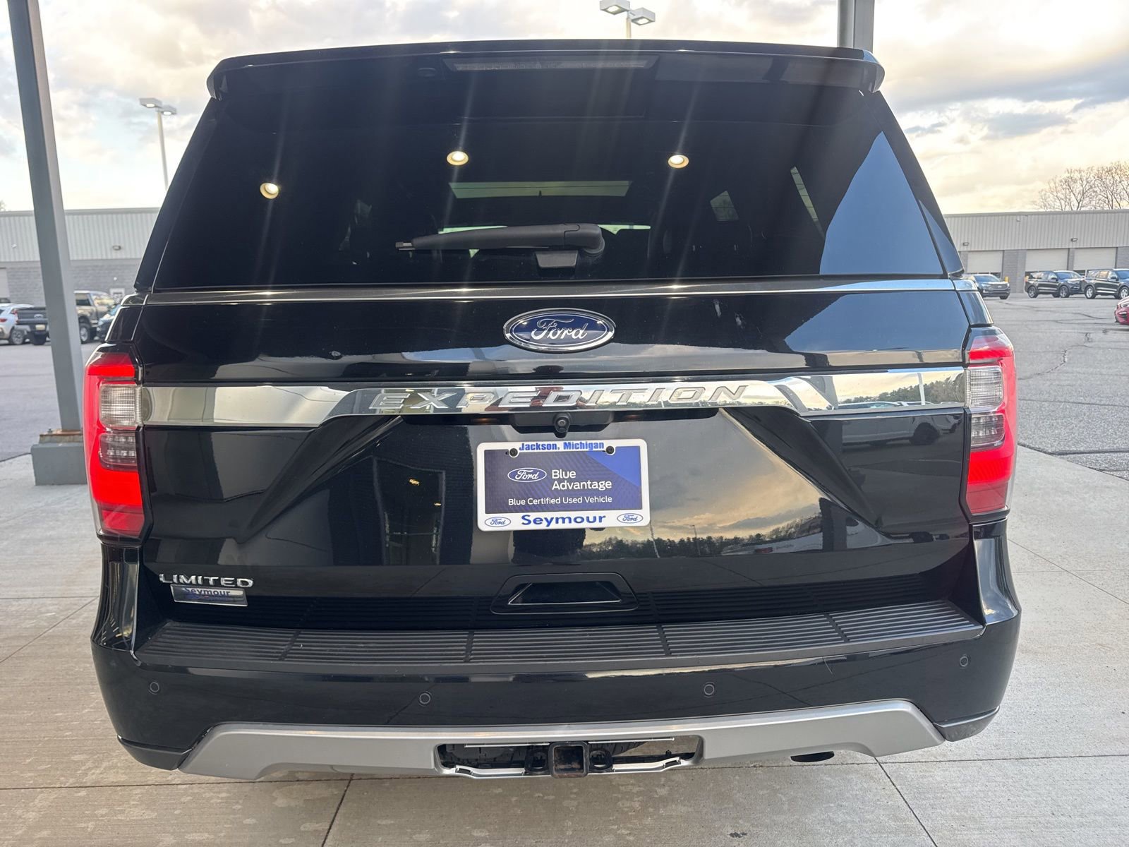 Certified 2020 Ford Expedition Limited w/ Equipment Group 301A AWD/4WD image 3