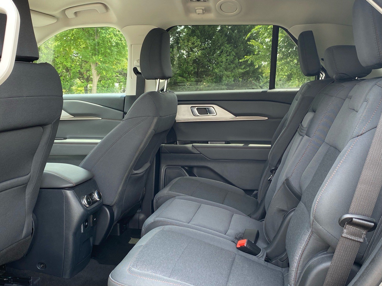 Certified 2025 Ford Explorer Active RWD image 18