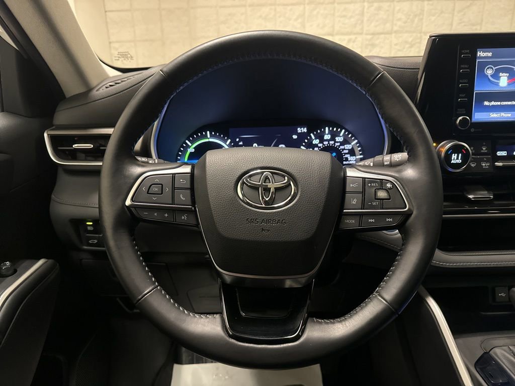 Used 2020 Toyota Highlander XLE image 29