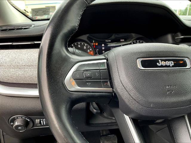 Used 2022 Jeep Compass Latitude w/ Sun and Sound Group AWD/4WD image 11