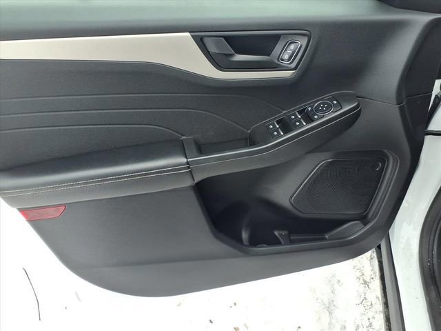 Certified 2022 Ford Escape SE w/ SE Sport Appearance Package image 14