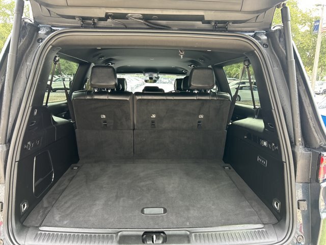 Used 2024 Jeep Wagoneer L Series II w/ Flexible Seating Group AWD/4WD image 25