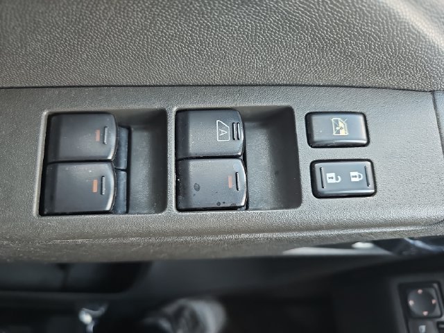 Used 2018 Nissan Frontier PRO-4X AWD/4WD image 26