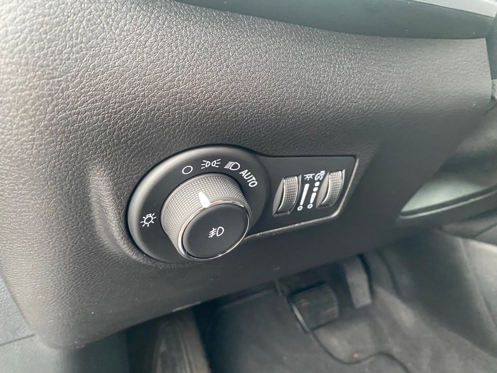 Used 2024 Jeep Compass Limited w/ Elite Group image 17