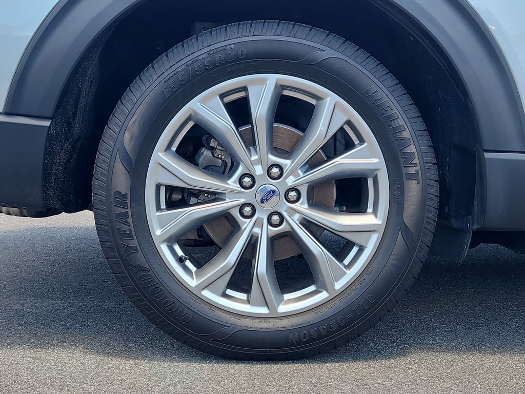 Certified 2020 Ford Explorer XLT w/ Equipment Group 202A RWD image 5
