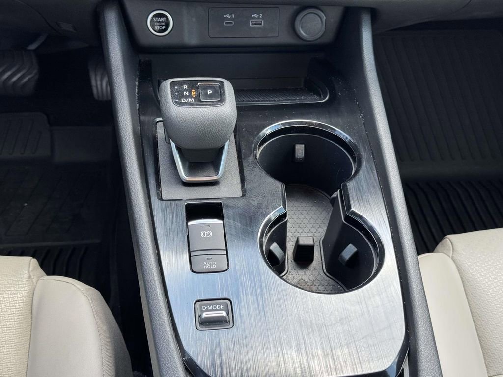 Used 2023 Nissan Rogue SV w/ SV Premium B Package FWD image 6
