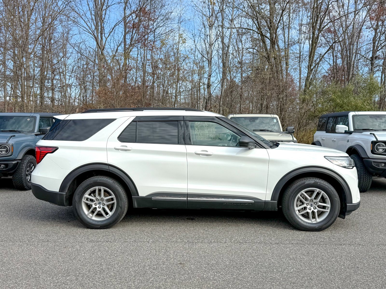 Certified 2025 Ford Explorer Active image 2
