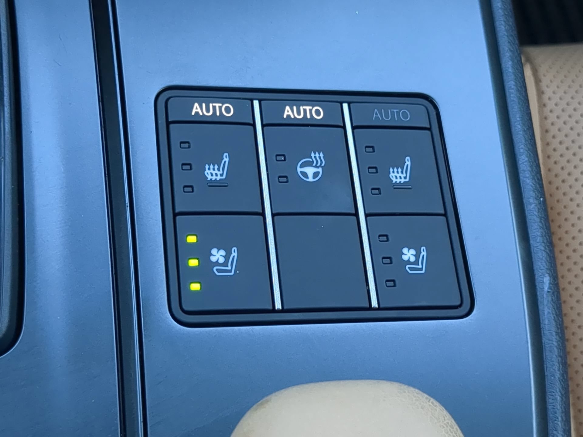 Used 2025 Lexus UX 300h FWD w/ Cold Area Package image 62
