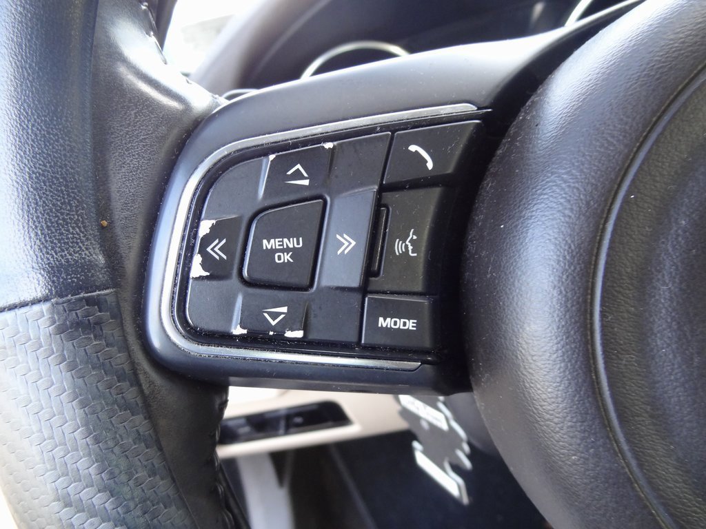 Used 2017 Jaguar XF Prestige image 13