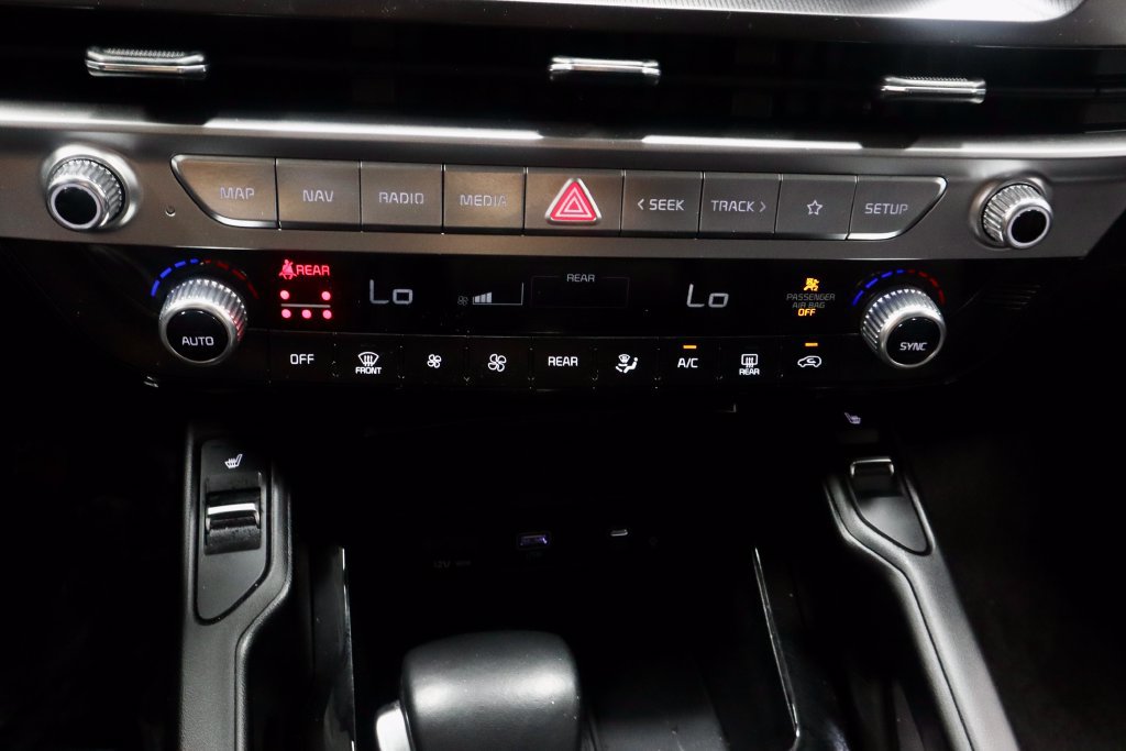 Used 2024 Kia Telluride S FWD image 32