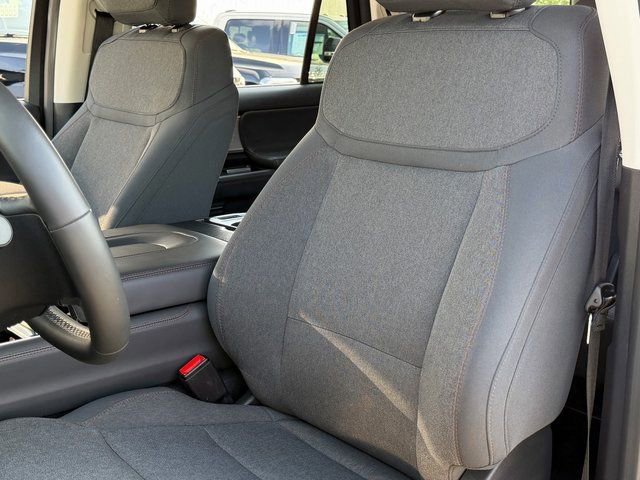 Certified 2025 Ford Expedition Active image 34