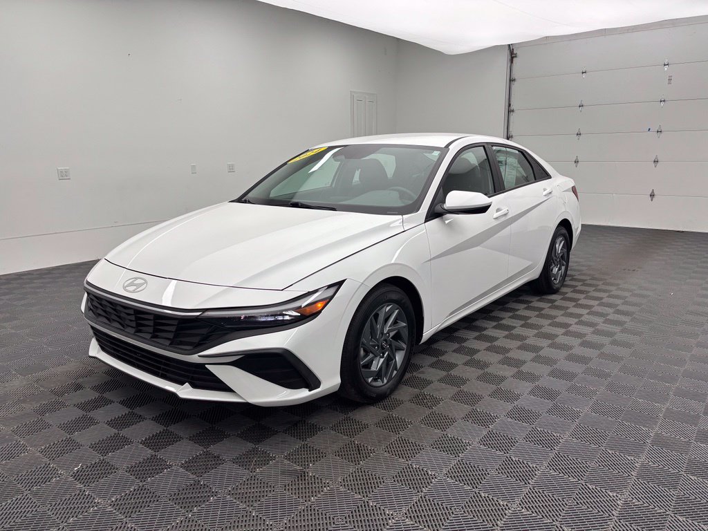 Used 2024 Hyundai Elantra SEL FWD image 13