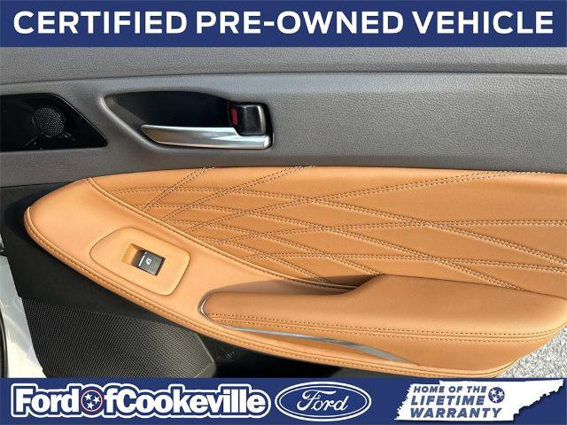 Used 2022 Toyota Avalon Limited image 18