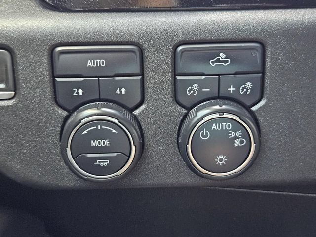 Used 2023 Chevrolet Silverado 1500 LT AWD/4WD image 32