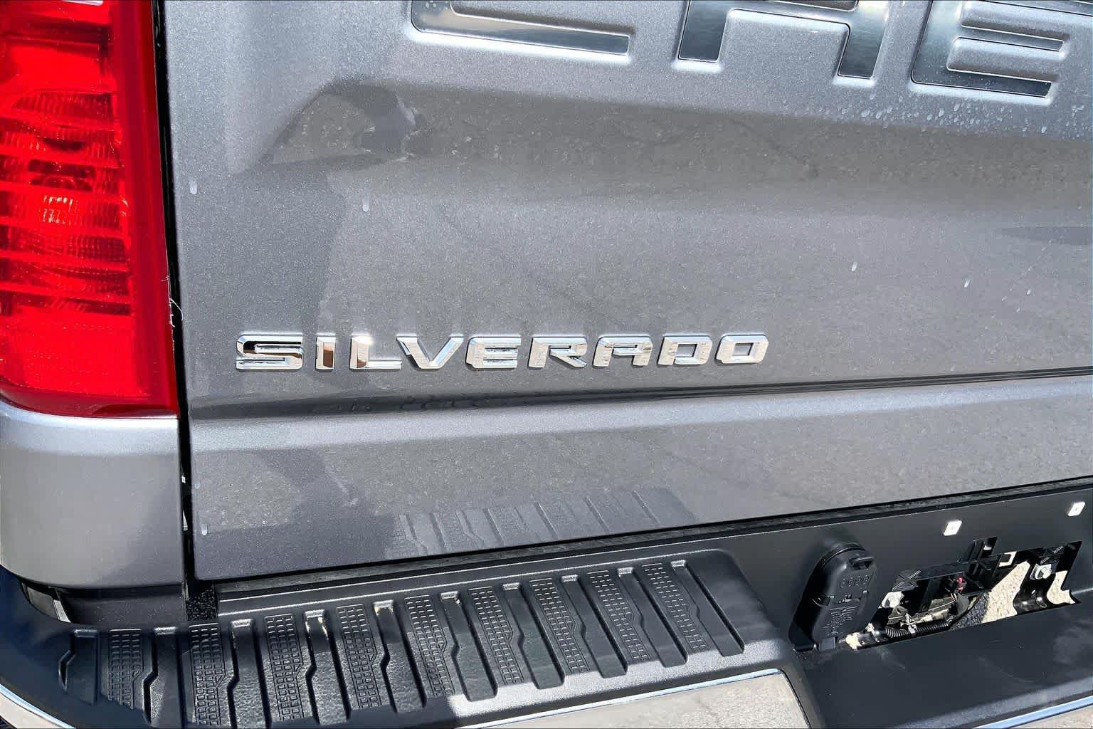 Used 2020 Chevrolet Silverado 1500 LT w/ Texas Edition RWD image 10