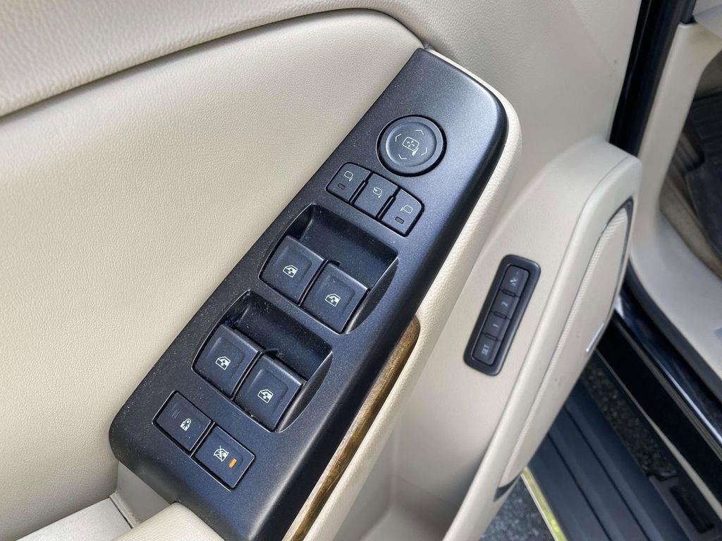 Used 2017 GMC Yukon XL Denali w/ Open Road Package AWD/4WD image 19