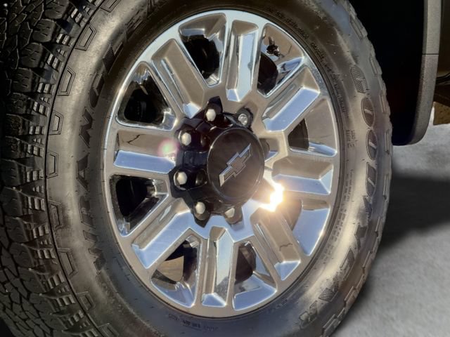 Used 2024 Chevrolet Silverado 2500 High Country w/ High Country Premium Package AWD/4WD image 15