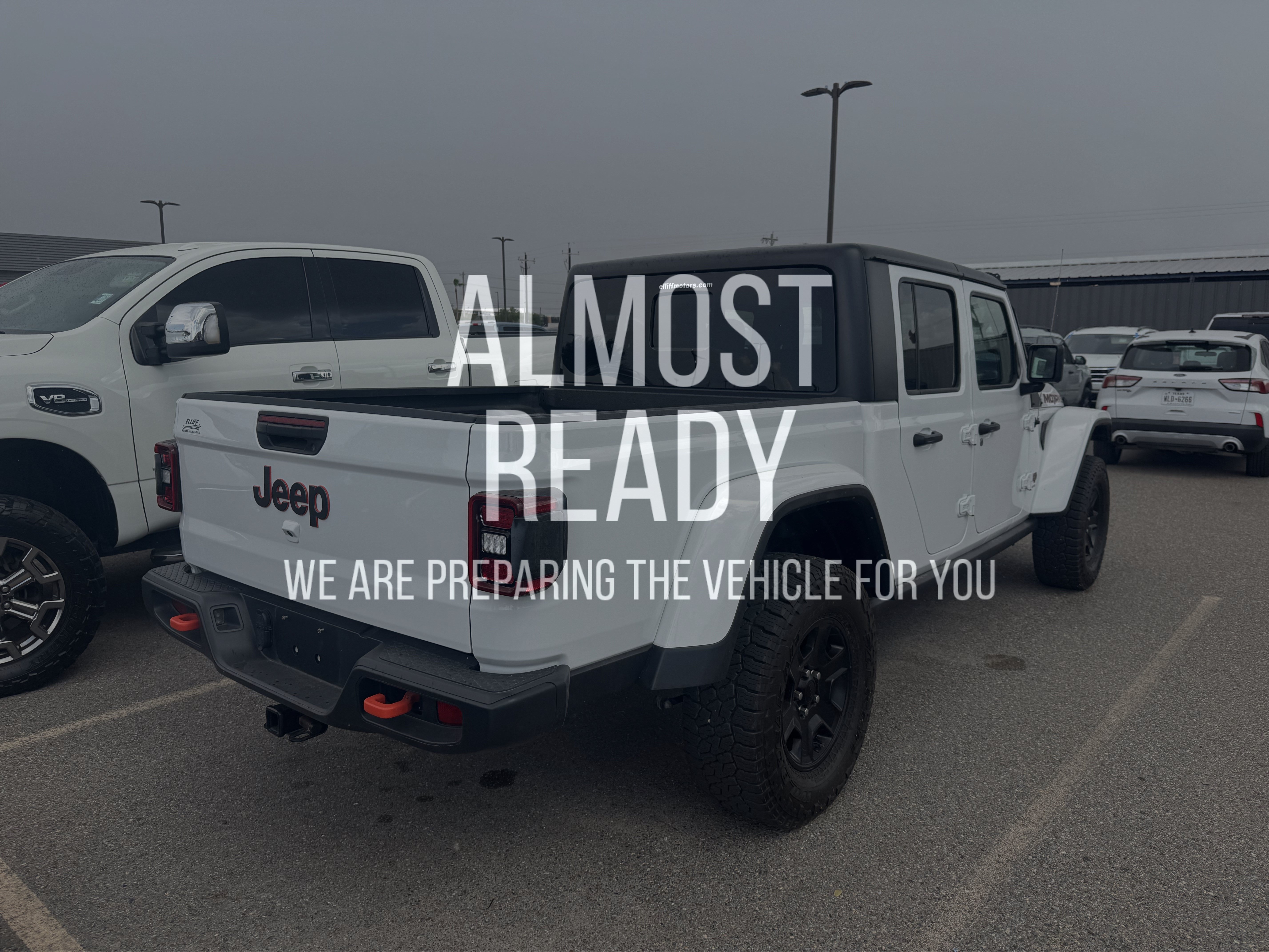 Used 2023 Jeep Gladiator Mojave w/ LED Lighting Group AWD/4WD image 4