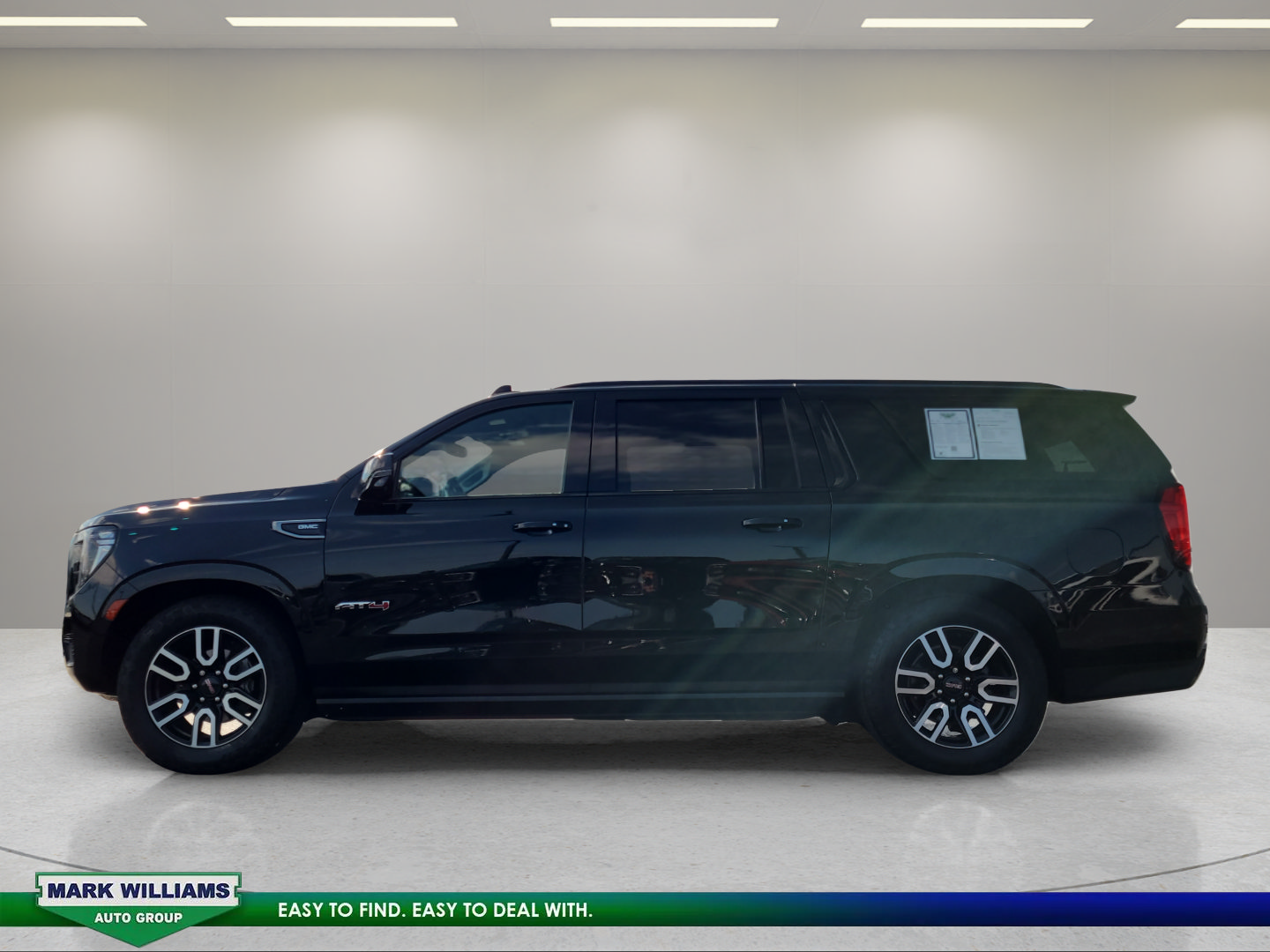 Used 2021 GMC Yukon XL AT4 w/ AT4 Premium Plus Package AWD/4WD image 7