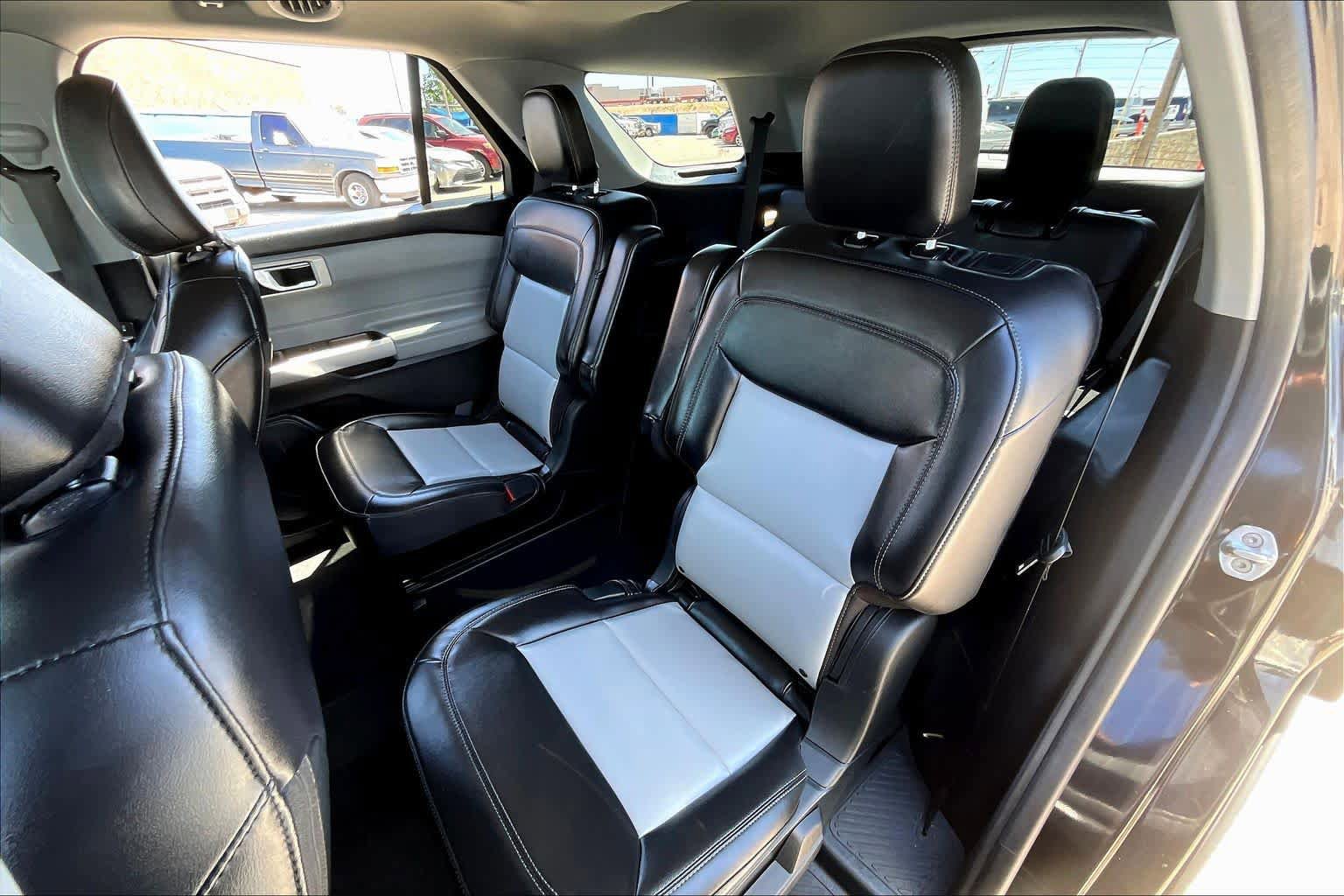 Certified 2022 Ford Explorer XLT w/ Equipment Group 202A RWD image 20