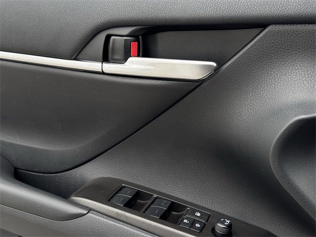 Used 2024 Toyota Camry SE image 23
