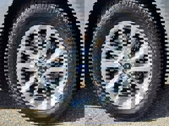 Certified 2020 Ford Fusion SE image 28