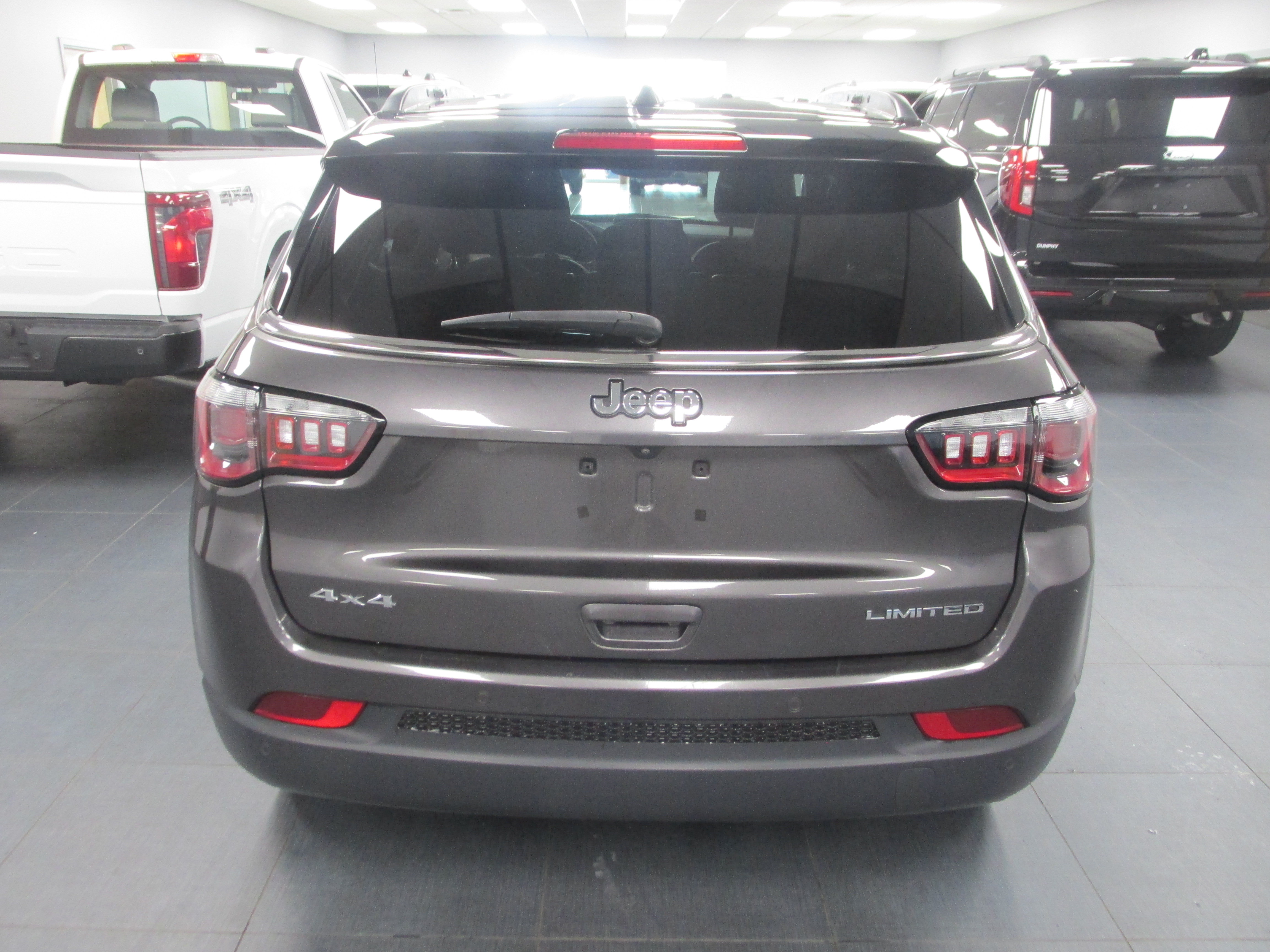 Used 2024 Jeep Compass Limited AWD/4WD image 6