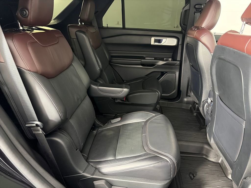 Certified 2020 Ford Explorer Platinum w/ Premium Technology Package AWD/4WD image 29