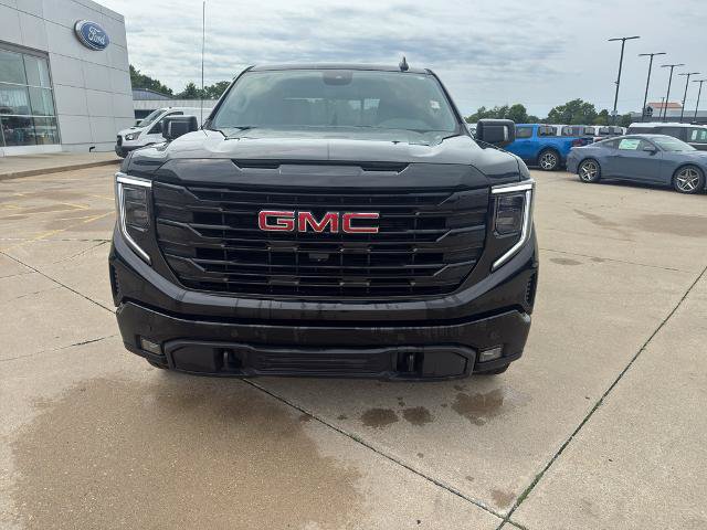 Used 2024 GMC Sierra 1500 Elevation w/ Elevation Premium Package AWD/4WD image 3