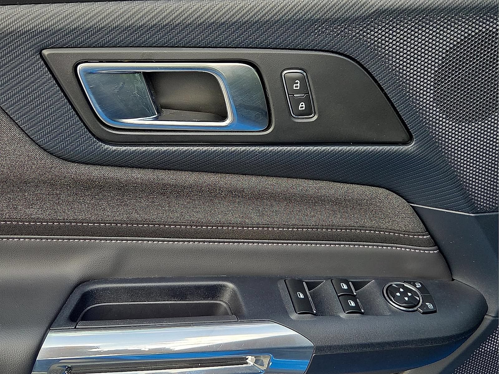 Certified 2025 Ford Mustang Convertible RWD image 13