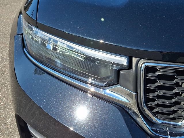 Used 2023 Jeep Grand Cherokee Laredo w/ Luxury Tech Group I AWD/4WD image 9