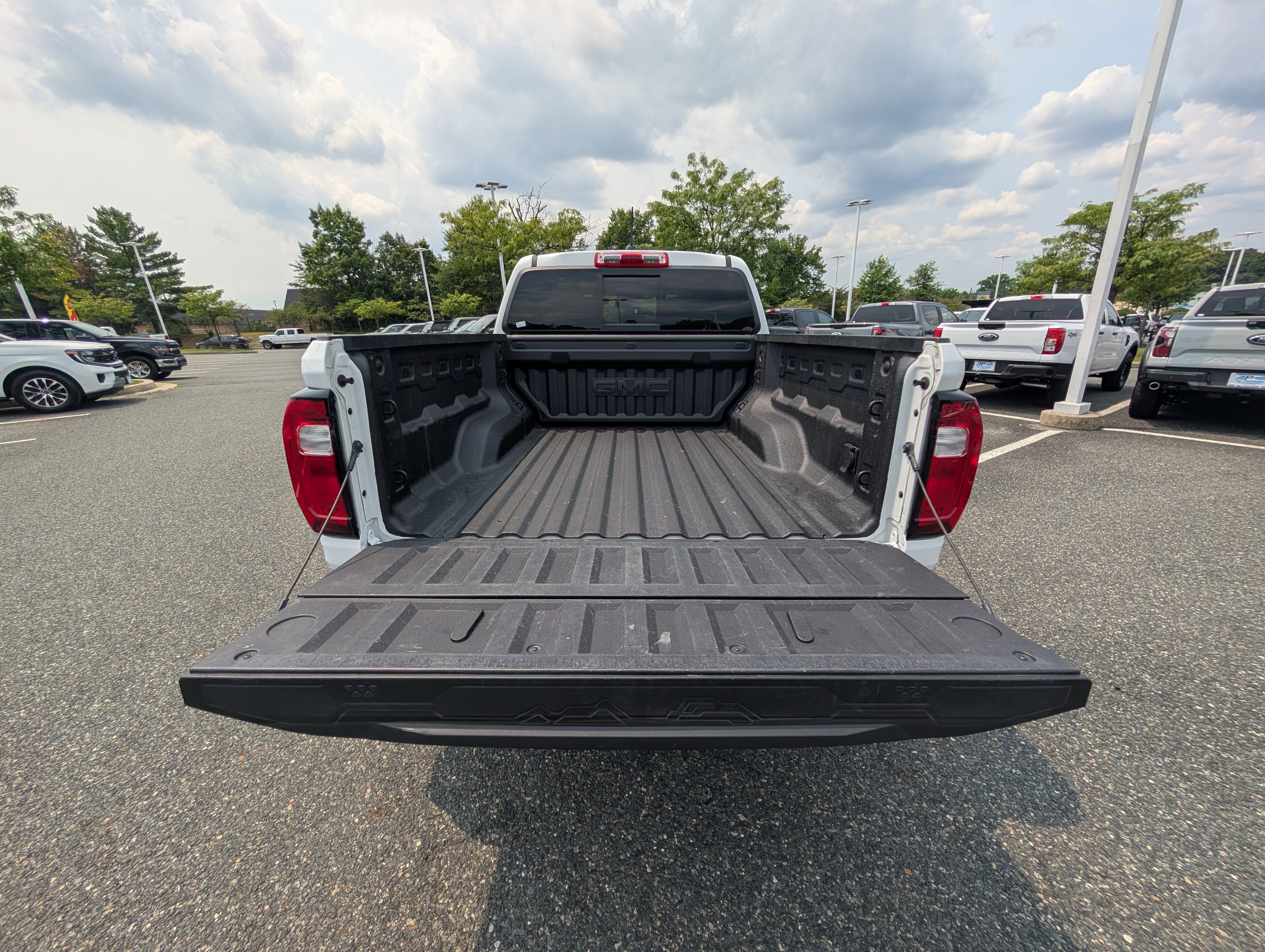 Used 2023 GMC Canyon AT4 w/ AT4 Premium Package AWD/4WD image 12
