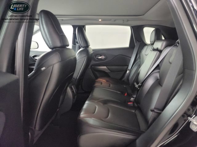 Used 2022 Jeep Cherokee Limited AWD/4WD image 16