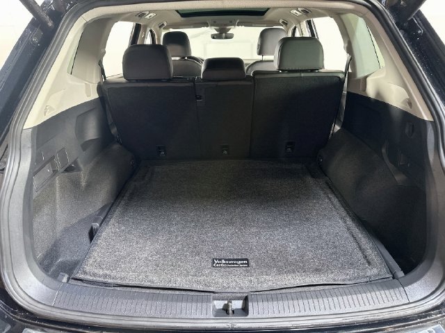 Used 2024 Volkswagen Tiguan Wolfsburg Edition AWD/4WD image 11