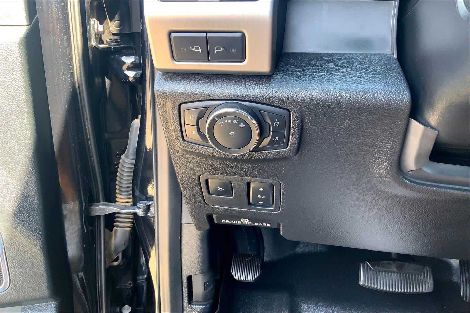 Certified 2020 Ford F350 Platinum AWD/4WD image 35