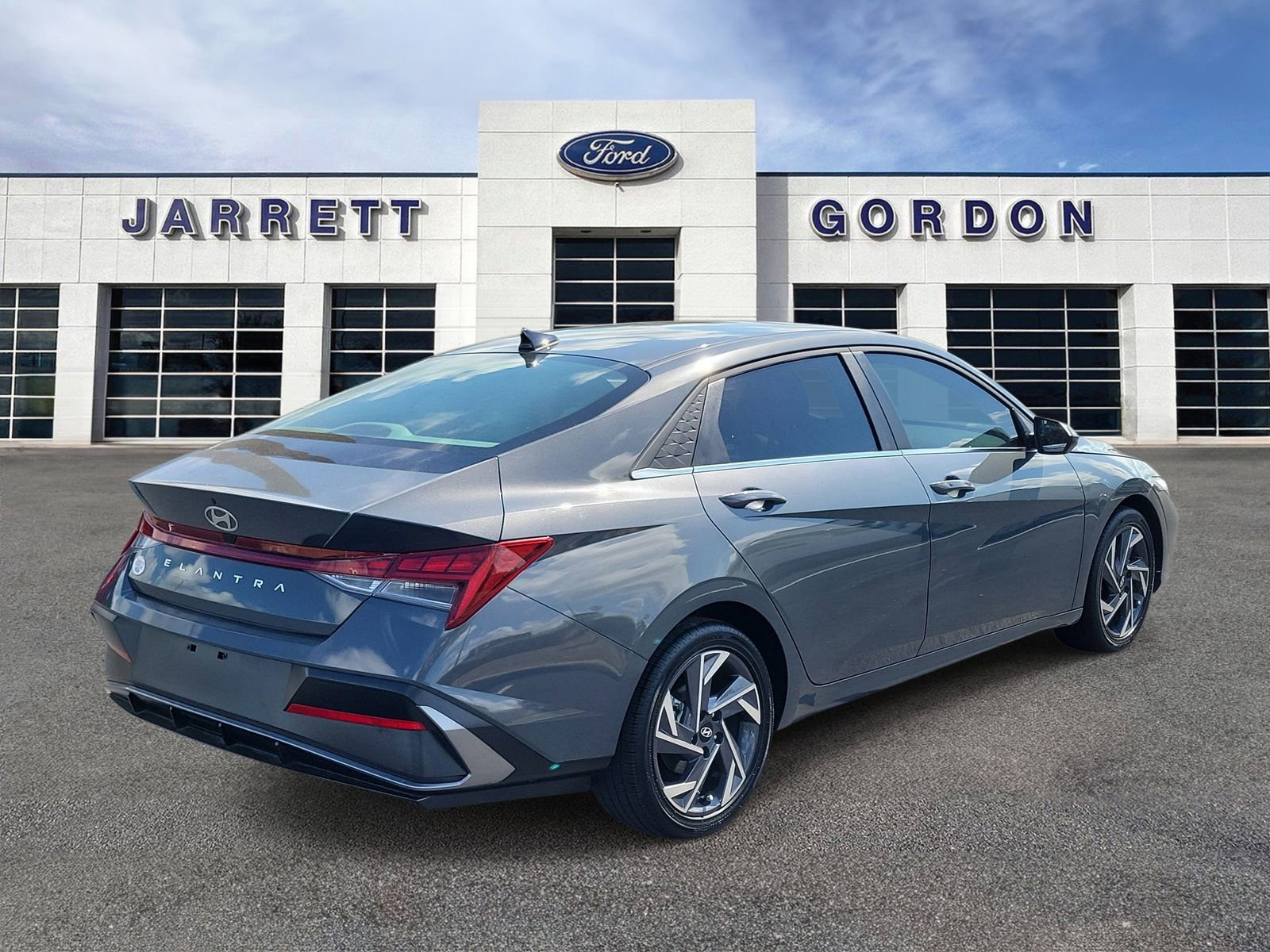 Used 2025 Hyundai Elantra SEL FWD image 4