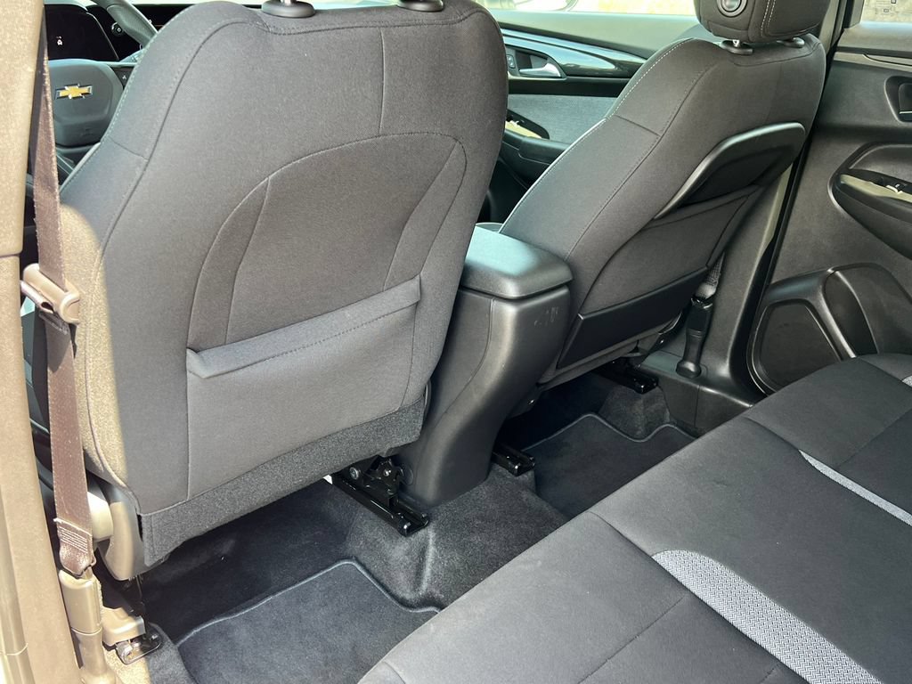 Used 2025 Chevrolet TrailBlazer LT AWD/4WD image 33