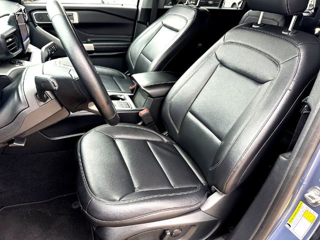 Certified 2021 Ford Explorer XLT w/ Equipment Group 202A RWD image 9