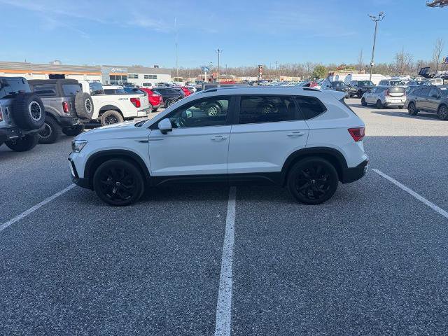 Used 2023 Volkswagen Taos SE AWD/4WD image 2