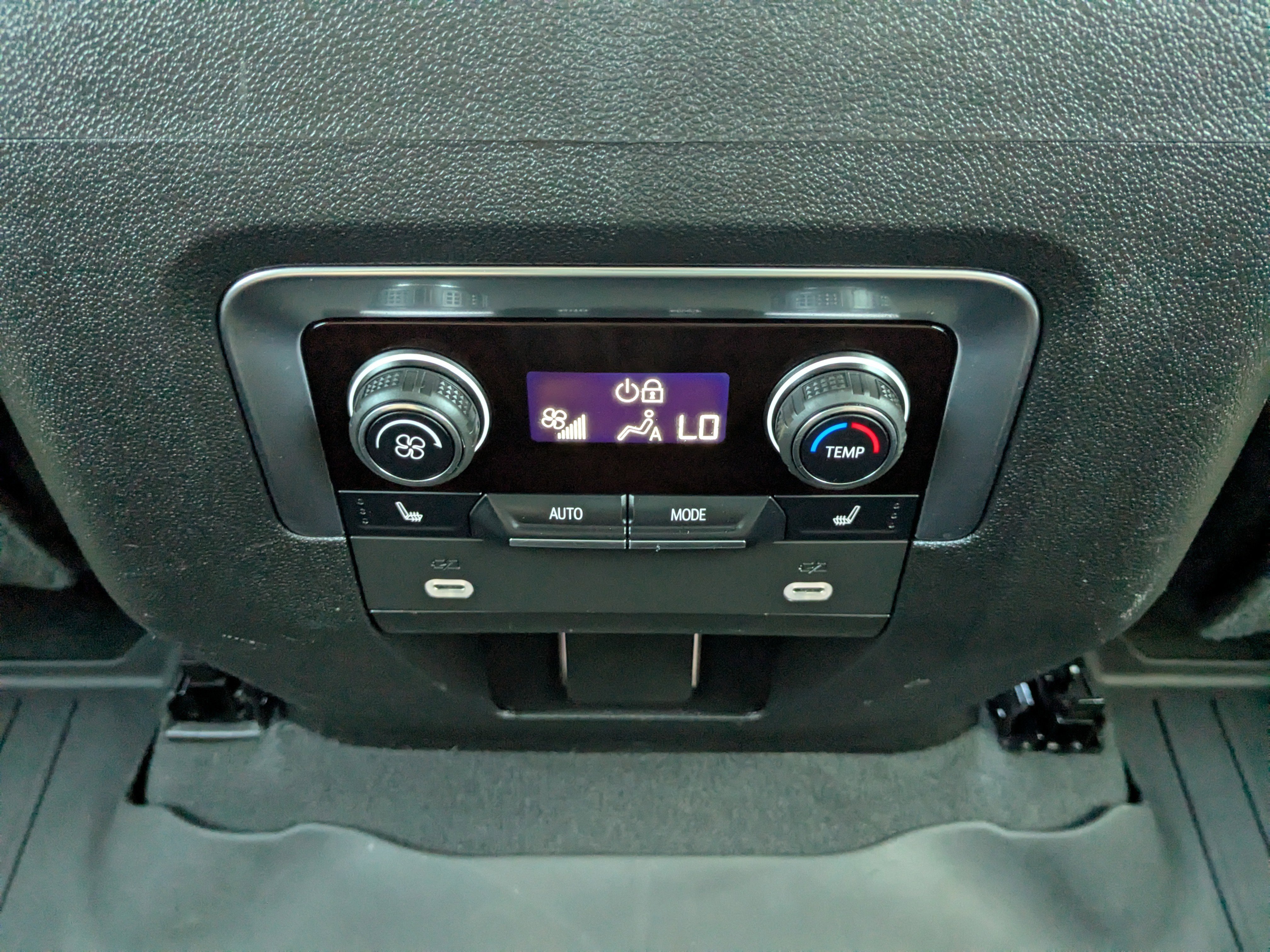 Used 2022 Chevrolet Tahoe RST w/ Luxury Package RWD image 13